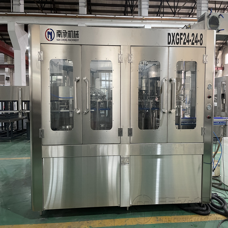 碳酸飲料灌裝機(jī)的特點(diǎn)