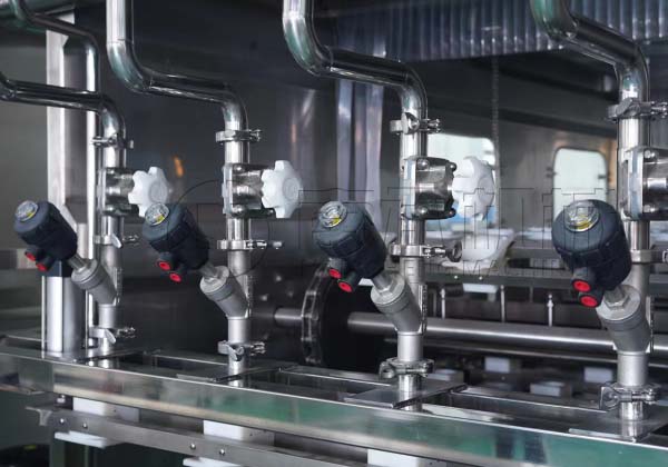 桶裝水灌裝機的工作原理是什么？擁有那些功能？